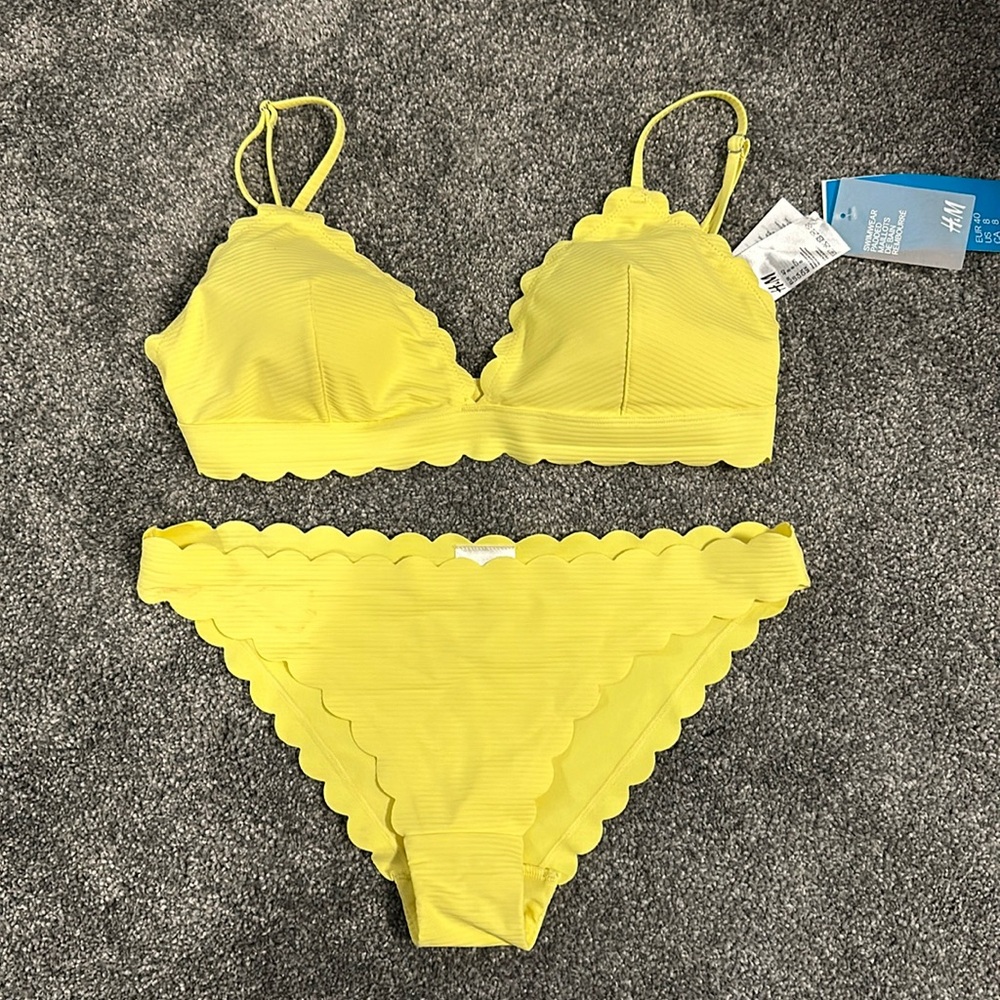 H&M - Scalloped Yellow Bikini - size 8 (top)/6 (bottom)